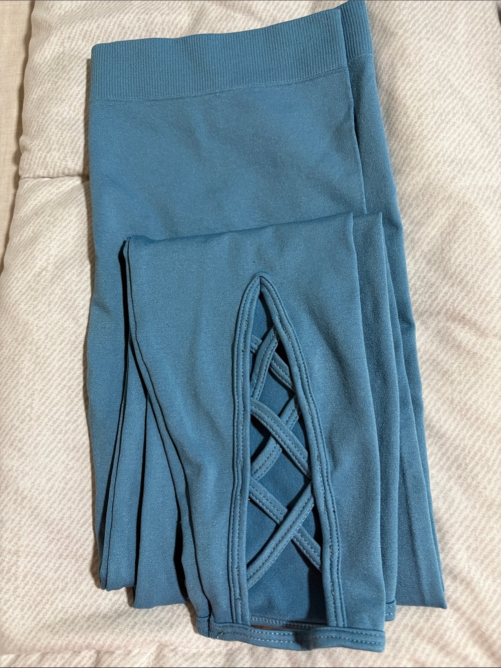 Crisscross Detail Blue Leggings